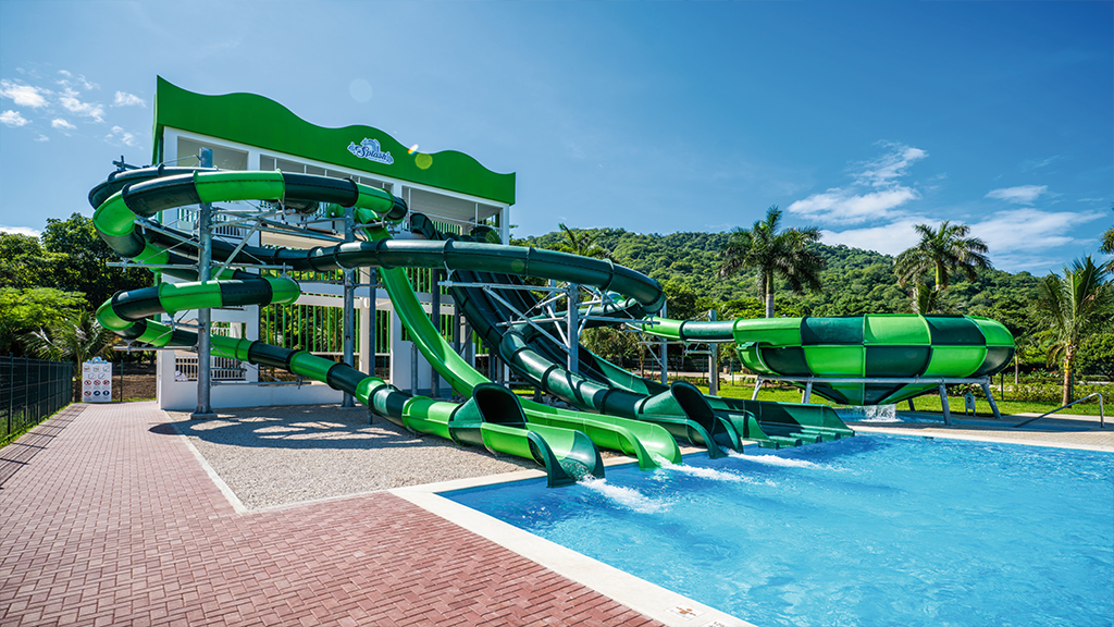 RIU inaugura su primer parque acuático en Costa Rica