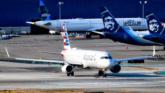 JetBlue y American Airlines avanzan en su alianza estratégica luego de una revisión regulatoria