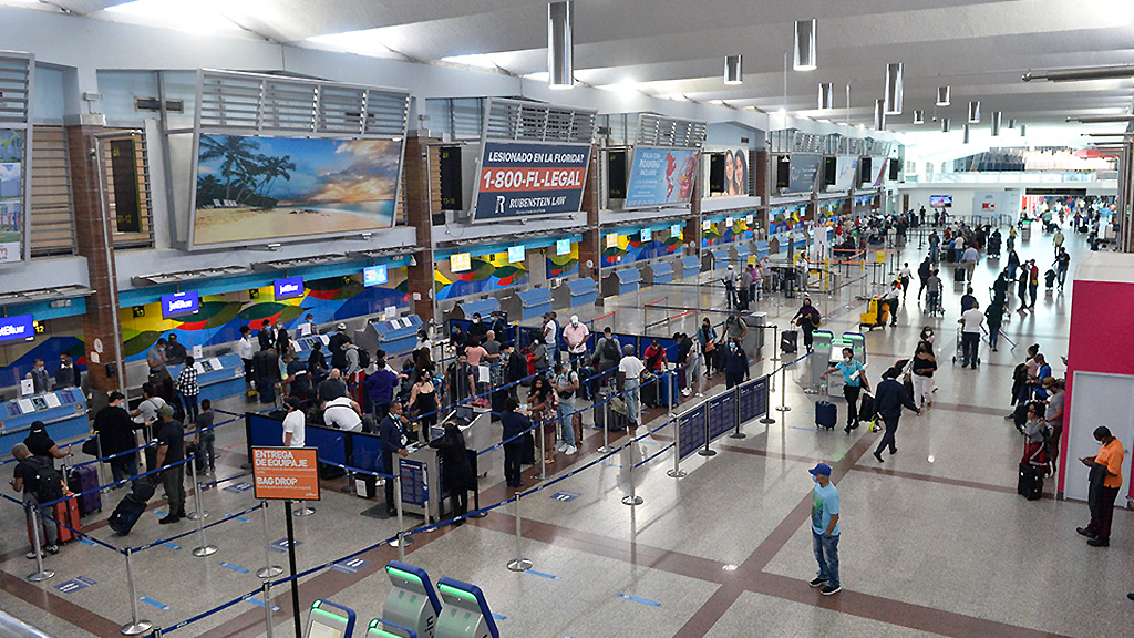 Rep. Dominicana impone nuevas restricciones a la entrada de viajeros