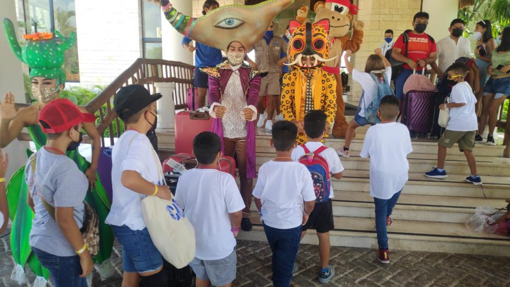 Bahia Principe Riviera Maya Resorts recibe a pequeños de la fundación “Mi último deseo”