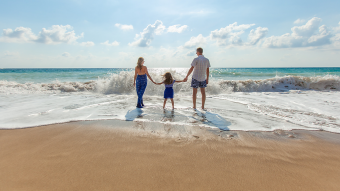 Nueva estudio revela que los turistas prefieren resorts y viajar en familia