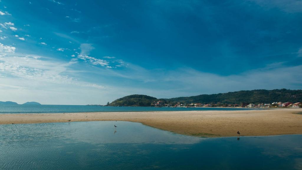 Valle de la Utopía, um refúgio de praia virgem perto de Florianópolis