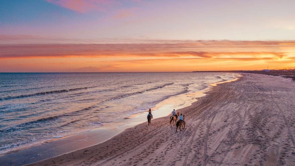 Dónde montar a caballo por la playa