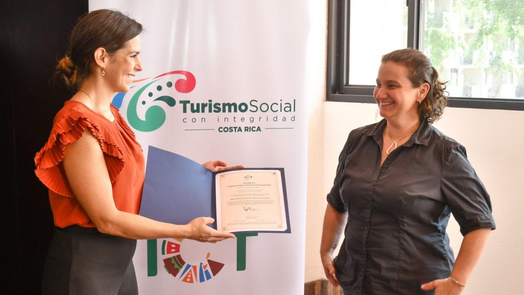Empresas costarricenses se comprometen con el turismo social