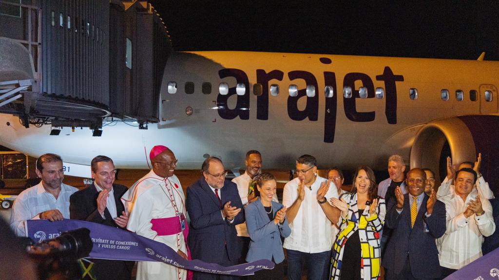 Arajet inaugura una nueva ruta entre Santo Domingo y Kingston